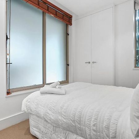 Apartmán Elegant & Sunny Living With Stunning Marina Views Auckland Exteriér fotografie