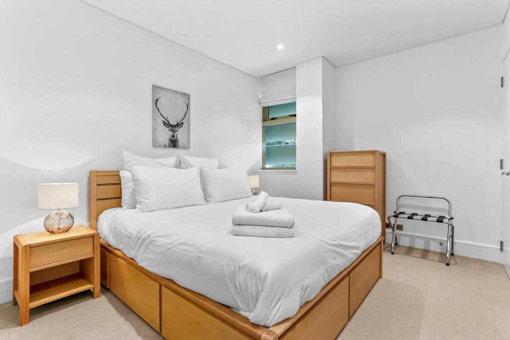 Apartmán Elegant & Sunny Living With Stunning Marina Views Auckland Exteriér fotografie