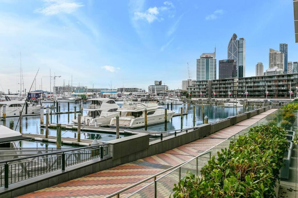 Apartmán Elegant & Sunny Living With Stunning Marina Views Auckland Exteriér fotografie